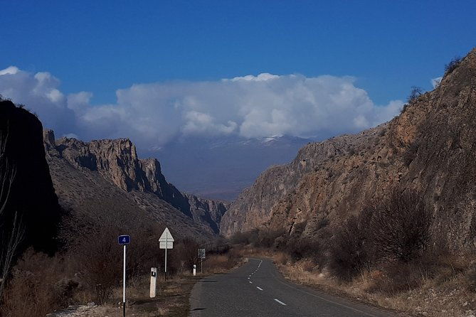 private-tour-khor-virap-areni-noravank-jermuk-2