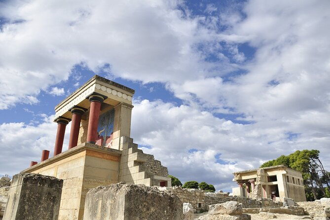 private-tour-knossos-palace-archaeological-museum-heraklion-town