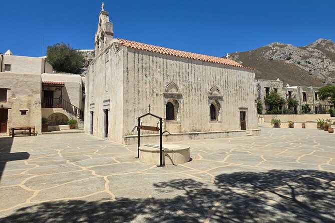 private-tour-kourtaliotiko-waterfalls-preveli-beach-from-chania