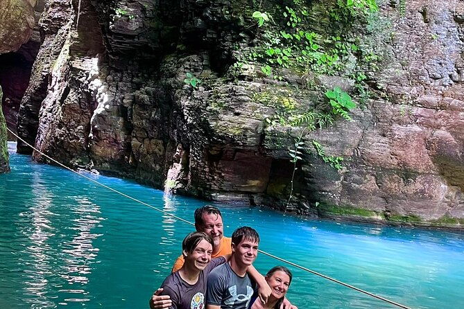 private-tour-la-leona-waterfall-all-inclusive-transportation