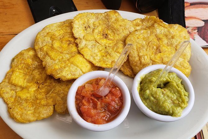 private-tour-las-palmas-culinary-adventure-from-medellin