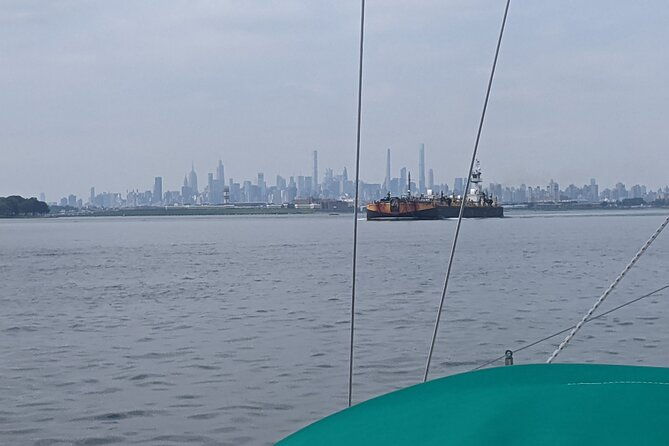 private-tour-li-sound-to-east-river-to-the-statue-of-liberty