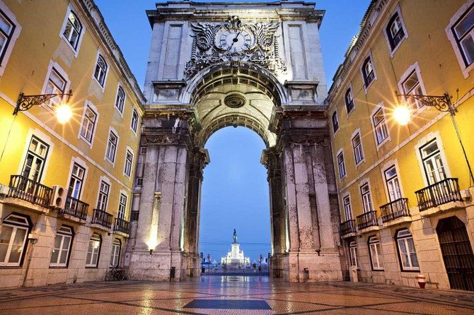 private-tour-lisbon-fado-dinner-show-and-panoramic-night-tour