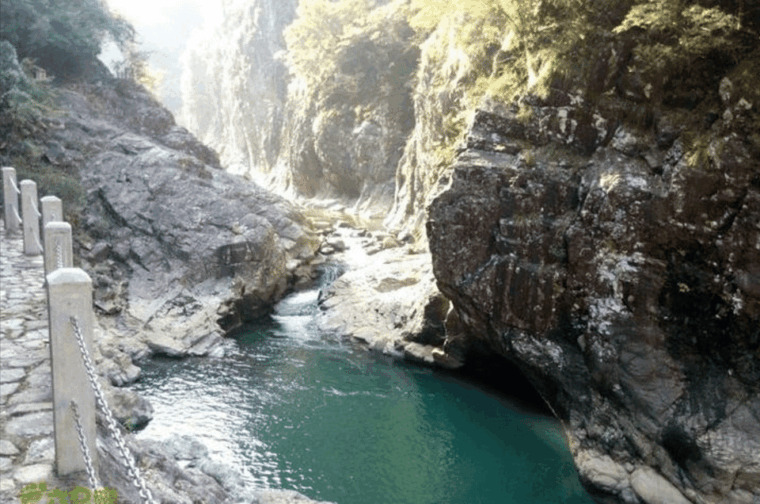 private-tour-lishui-nanxi-river-bamboo-rafting