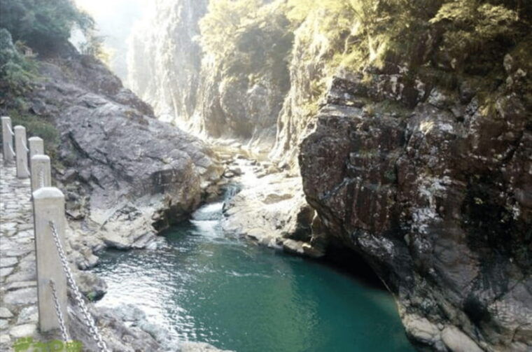 private-tour-lishui-nanxi-river-bamboo-rafting