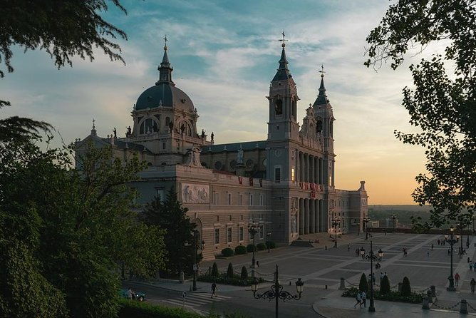 private-tour-madrid-walking-tour-of-los-austrias