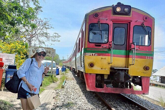 Private Tour Maeklong Railway and Damnoen Saduak Floating Market - Coconut Sugar Farm Experience