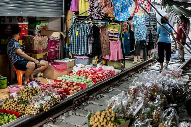 Private Tour: Maeklong Railway Market and Damnoen Saduak Floating Market - FAQ