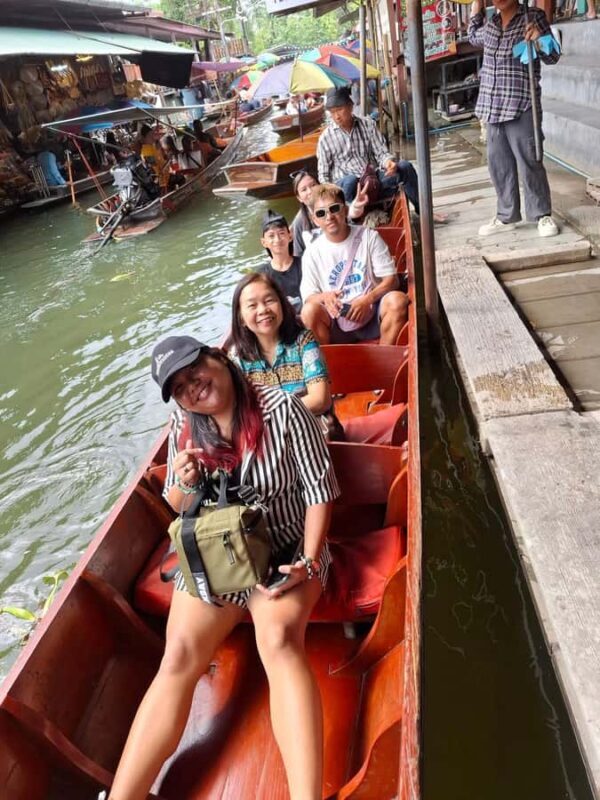 Private Tour Maeklong Railway,Floating Market, Wat Bangkung - Discovering Damnoen Saduak Floating Market