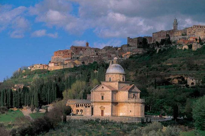 private-tour-medieval-val-dorcia-by-minivan-from-florence