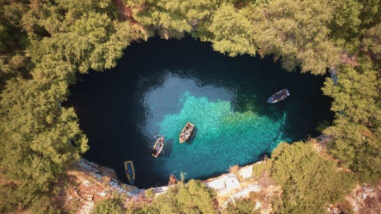 private-tour-melissani-drogarati-myrtos-swim-stop