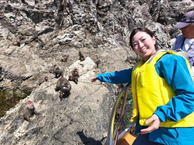 Private tour : Monkey Cruise & Explore Samurai Culture - Cultural and Culinary Highlights