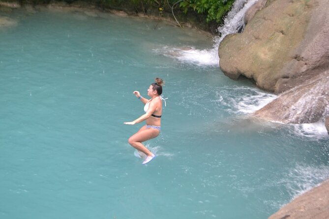 private-tour-montego-bay-to-ocho-rios-blue-hole-and-dunns-river