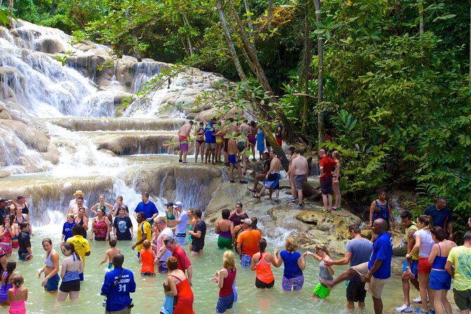 private-tour-montego-bay-to-ocho-rios-blue-hole-and-dunns-river
