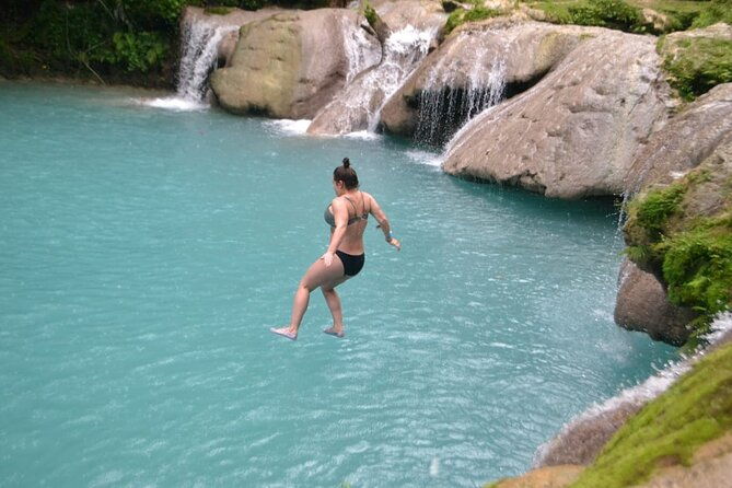 private-tour-montego-bay-to-ocho-rios-blue-hole-and-dunns-river