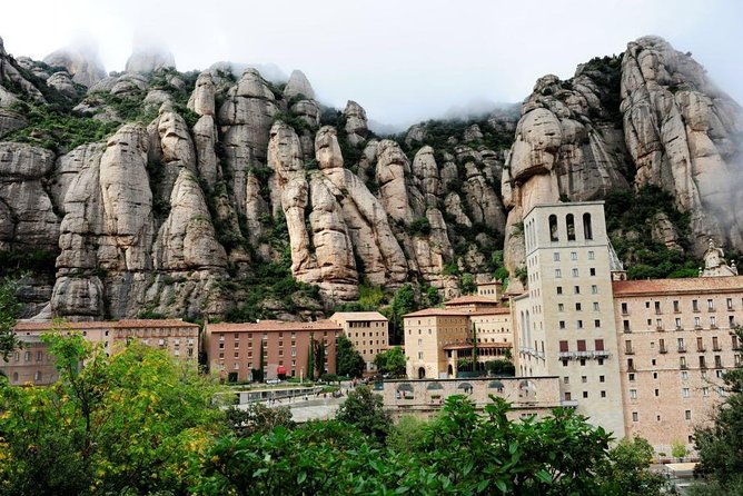 private-tour-montserrat-and-cava-visit