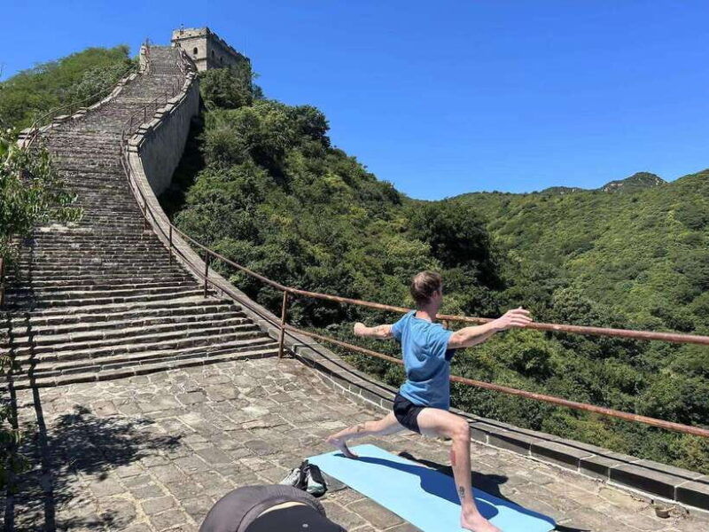 private-tour-morning-yoga-on-great-wall-and-pekin-roast-duck