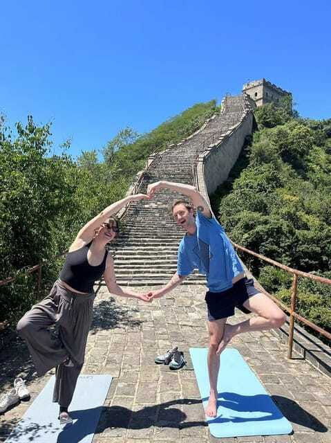 private-tour-morning-yoga-on-great-wall-and-pekin-roast-duck
