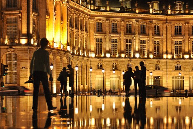 private-tour-of-bordeaux-at-night-in-a-sidecar-4