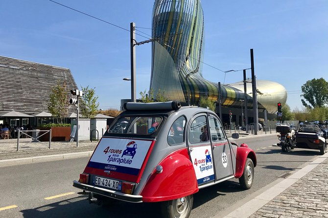 private-tour-of-bordeaux-in-a-citroen-2cv-1h30