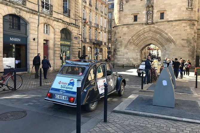 private-tour-of-bordeaux-in-a-citroen-2cv-1h30