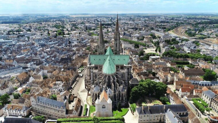 private-tour-of-chartres-town-from-paris