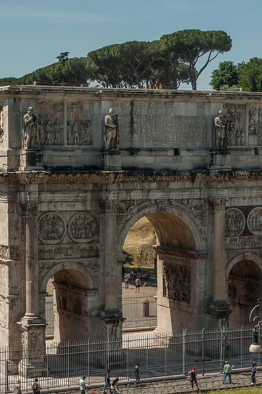 private-tour-of-domus-tiberiana-and-ancient-rome-2
