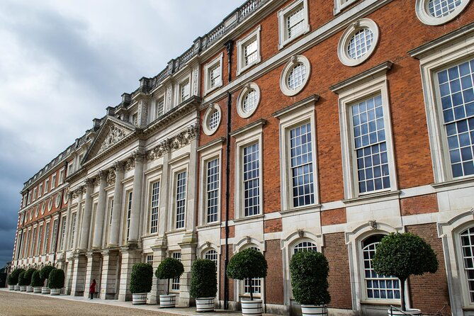 private-tour-of-hampton-court-palace-with-award-winning-architectural-historian