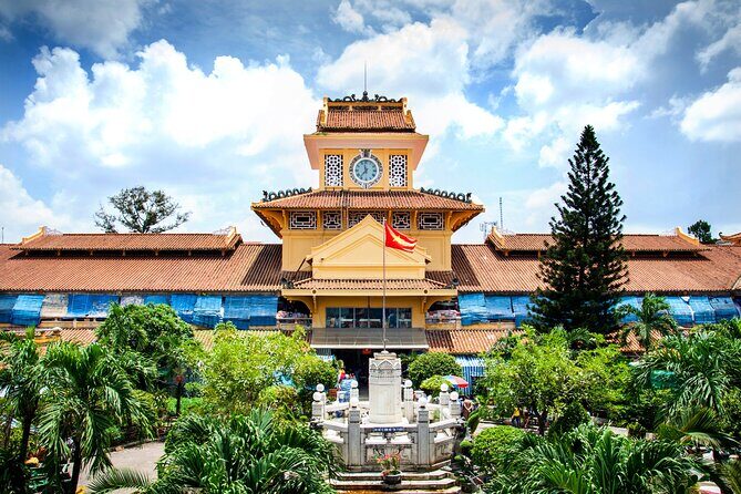 Private Tour of Ho Chi Minh Citys Night Food Gems - Key Points