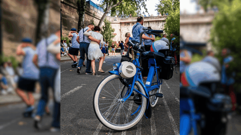 private-tour-of-intellectual-paris-with-vintage-french-bikes