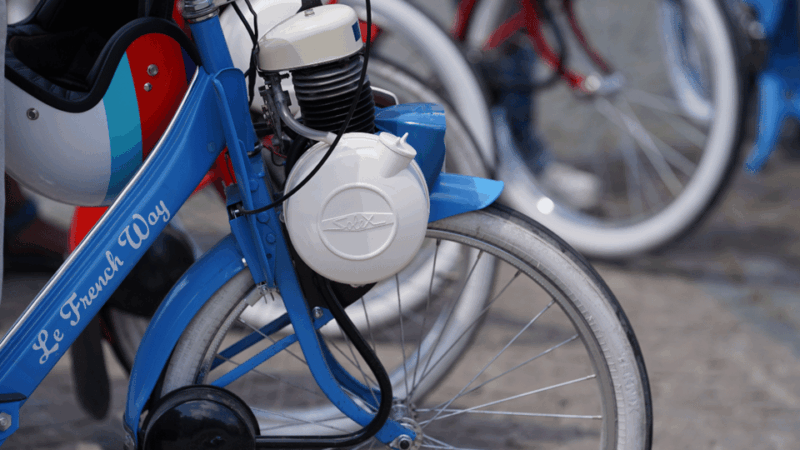 private-tour-of-intellectual-paris-with-vintage-french-bikes