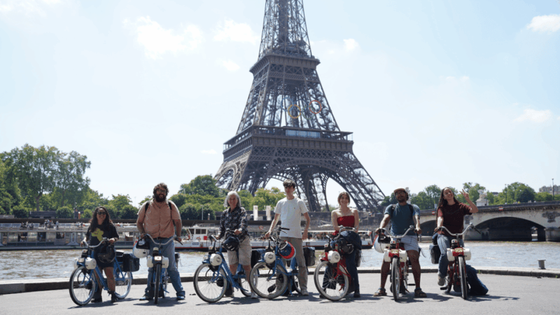 private-tour-of-intellectual-paris-with-vintage-french-bikes