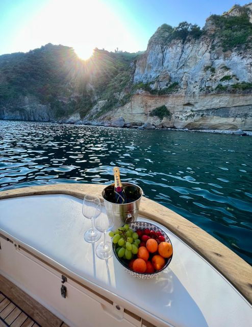 private-tour-of-ischia-and-or-procida-on-a-gozzo-apreamare