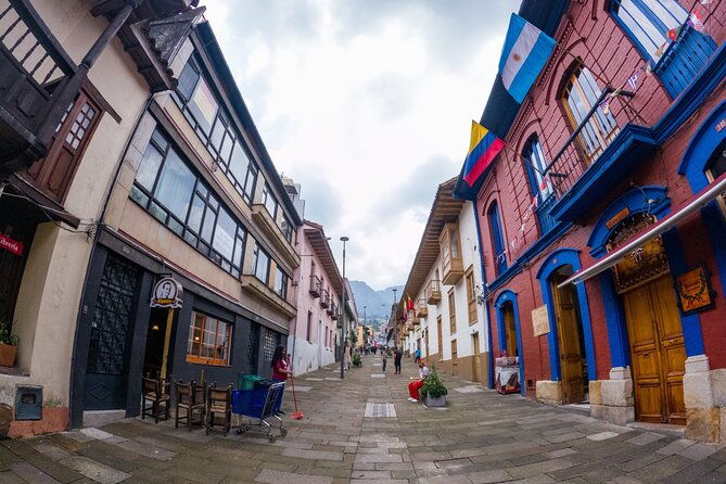 private-tour-of-la-candelaria-the-history-of-bogota