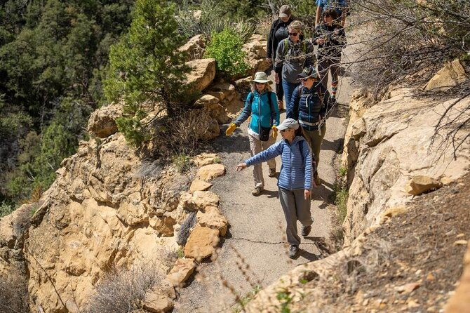private-tour-of-mesa-verde-with-an-archeologist-trained-guide-2