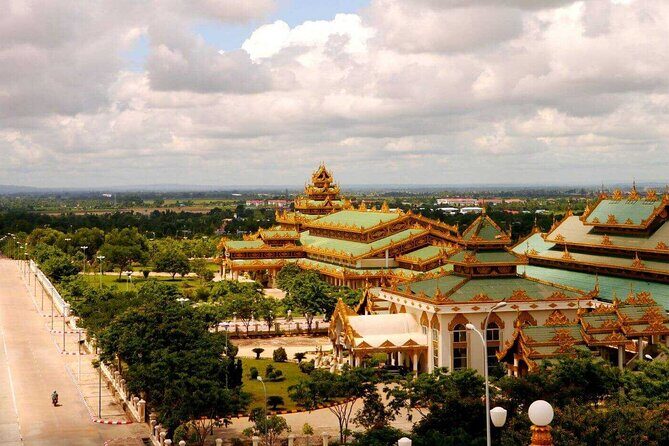 Private tour of Naypyidaw - Uppatasanti Pagoda: A Golden Spectacle