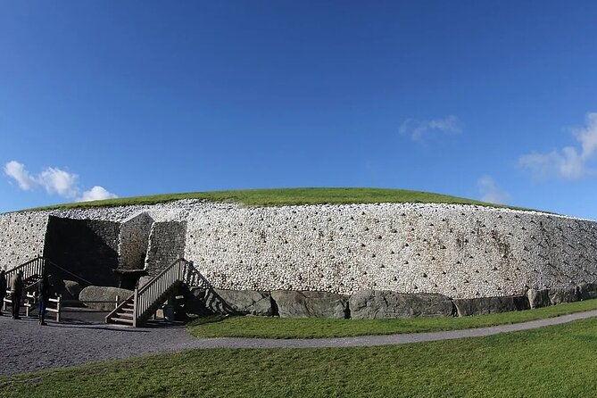 private-tour-of-newgrange-and-the-hill-of-tara