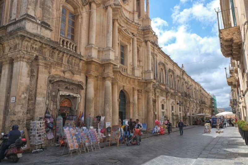private-tour-of-noto-with-a-local-guide
