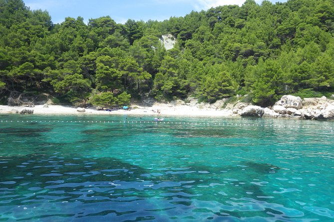 private-tour-of-pakleni-islands-red-cliffs-south-shore-of-hvar