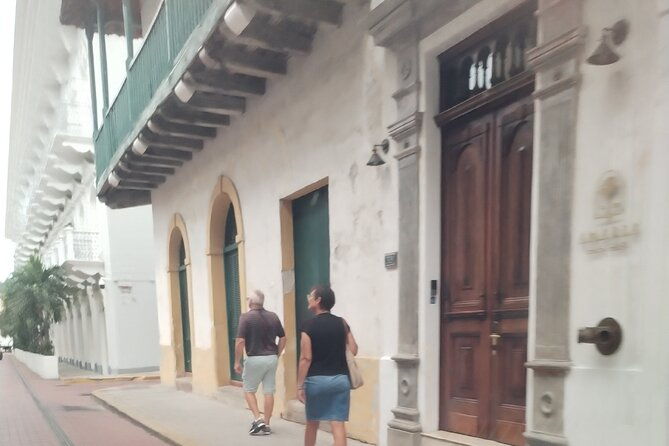 private-tour-of-panama-canal-old-town-and-causeway-of-amador