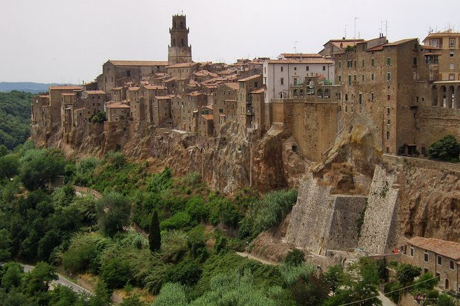 private-tour-of-pitigliano-and-etruscan-cave-routes