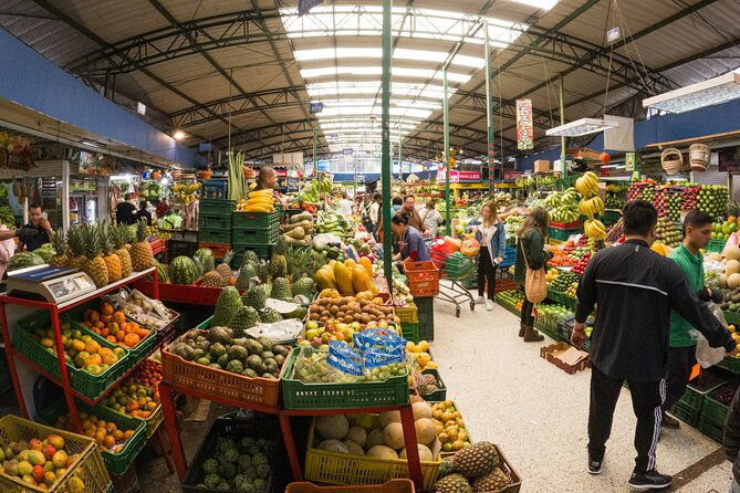 private-tour-of-plaza-de-paloquemao-with-gastronomic-tasting