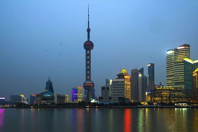 Private Tour of Shanghai Night View and Dinner in Oriental Pearl Tower - The Itinerary: What to Expect