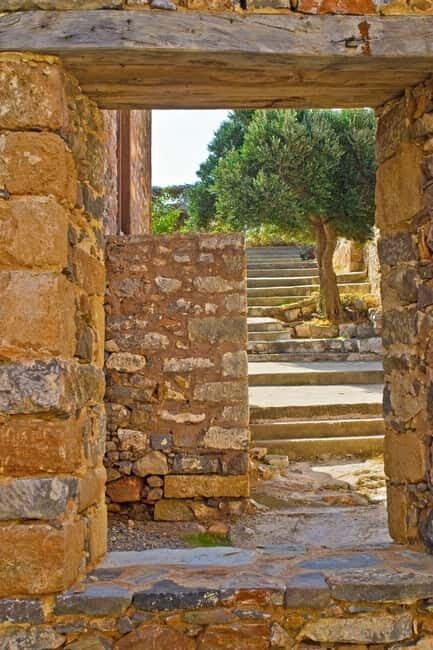 Private tour of Spinalonga historical island from Heraklion - Who Should Consider This Tour?