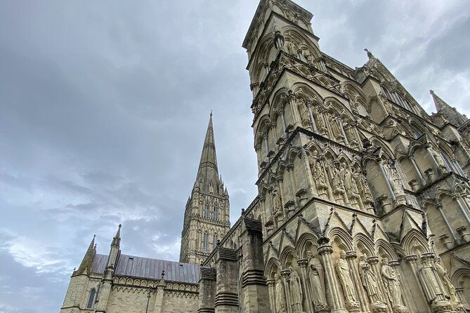 private-tour-of-stonehenge-and-salisbury-cathedral
