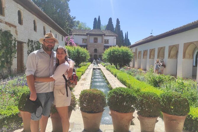 private-tour-of-the-alhambra-entrances-included
