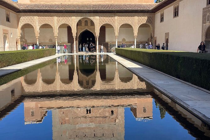 private-tour-of-the-alhambra-in-granada-includes-tickets-2