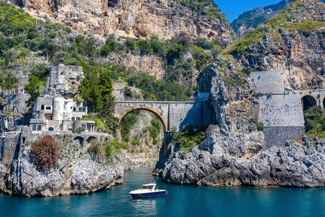 private-tour-of-the-amalfi-coast-by-boat