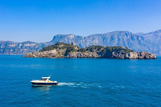 private-tour-of-the-amalfi-coast-by-boat