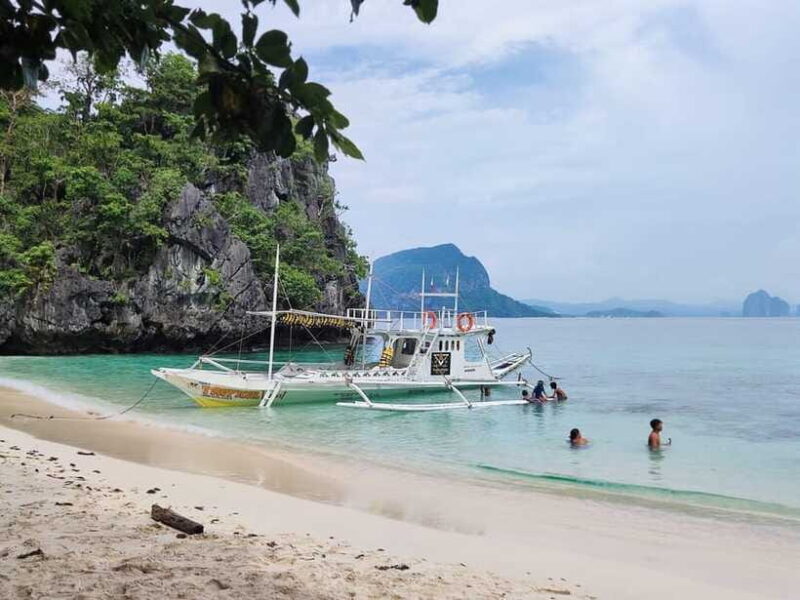 Private tour of the best beaches in El Nido - Authenticity & Local Culture